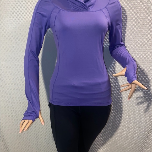 Lululemon Run: Trail Tech Pullover in grape. - Picture 3 of 4
